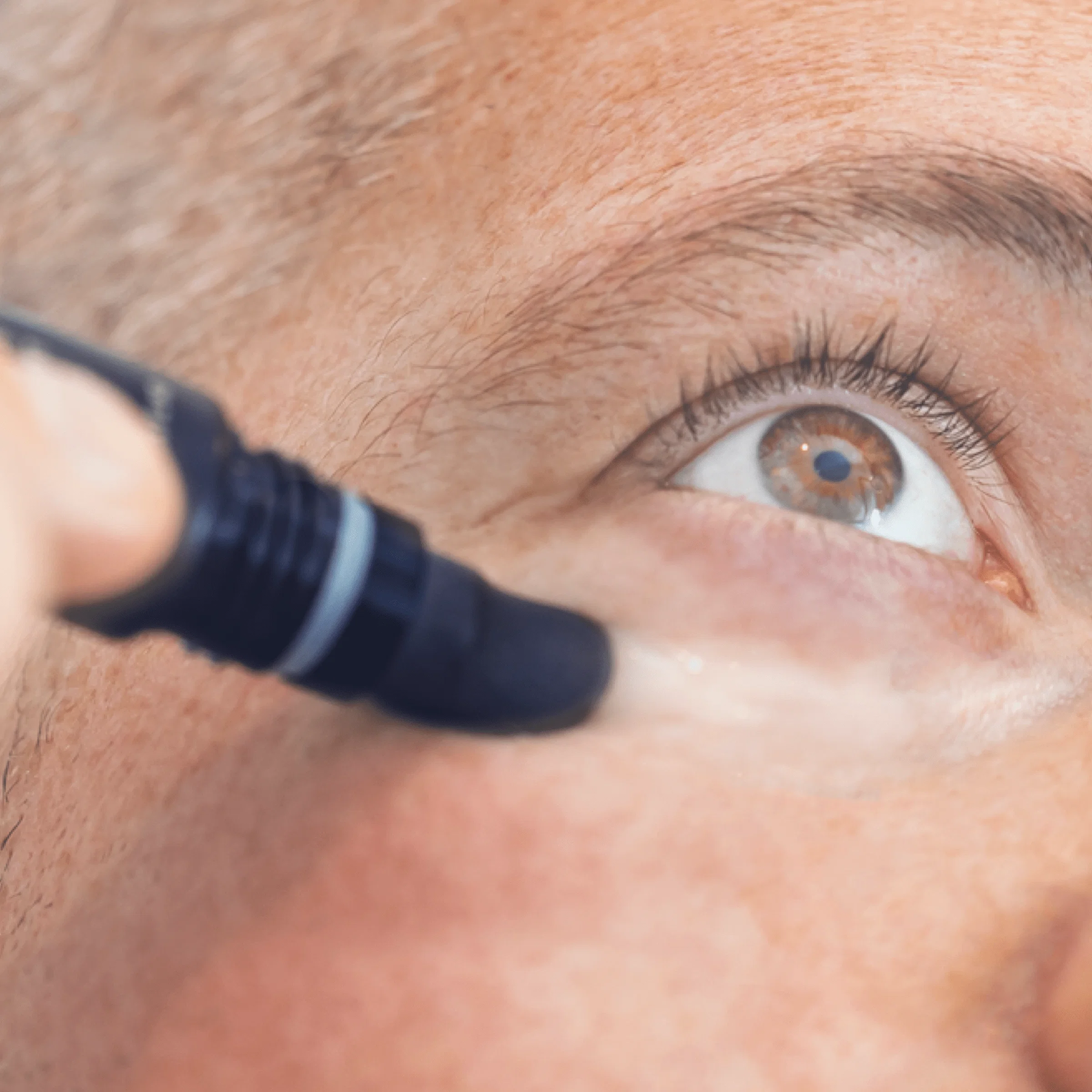 c08cdb905d_dollar-shave-club-eye-savior-usage